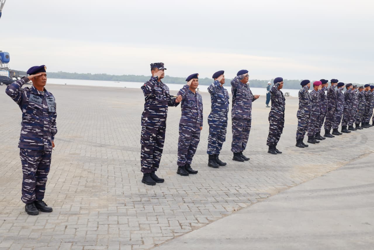 Komandan Kodaeral I Lepas Keberangkatan KRI Banda Aceh-593