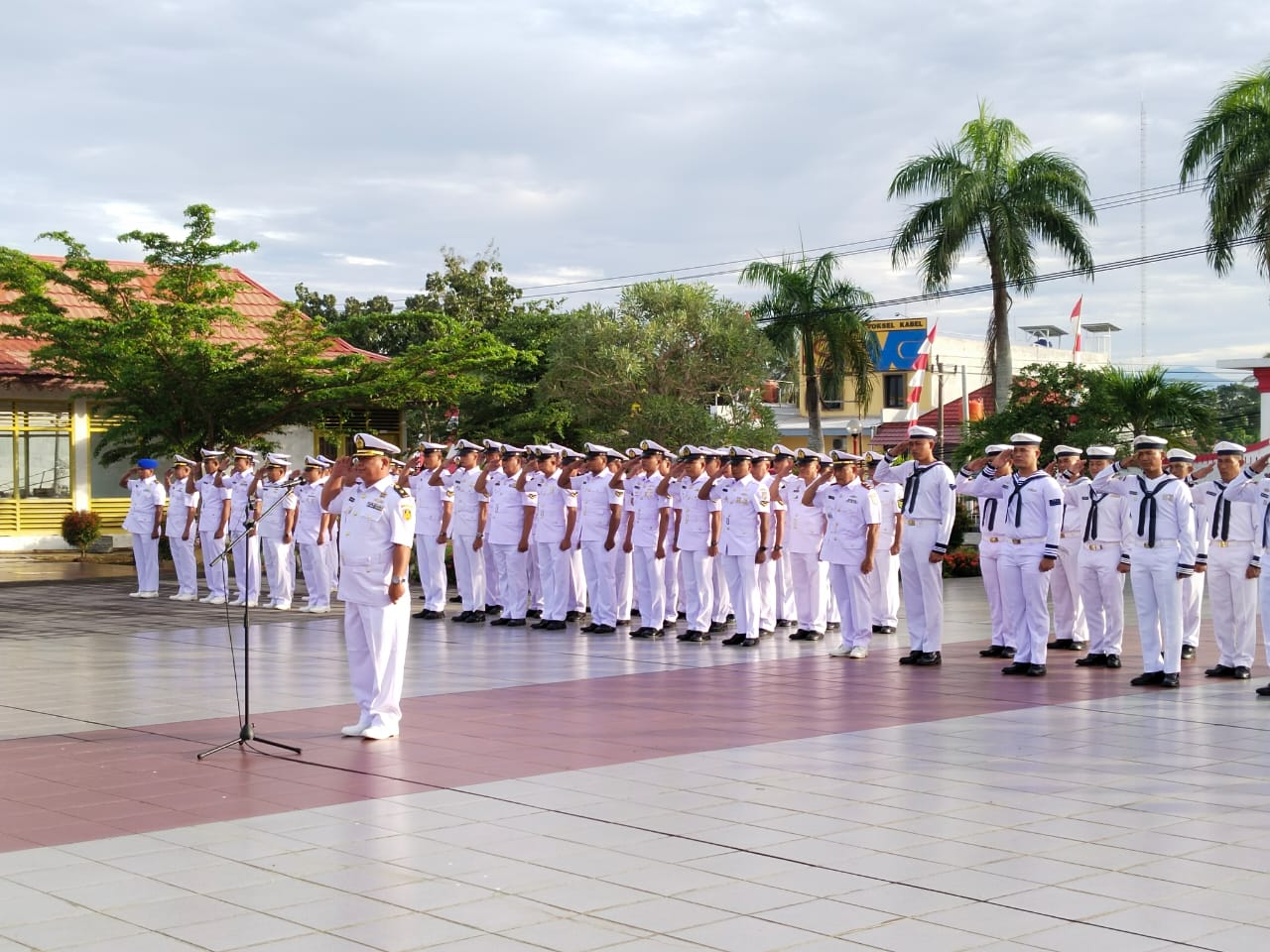 Sambut HUT Ke-80 TNI AL, Lanal Bengkulu Gelar Ziarah dan Tabur Bunga di Taman Makam Pahlawan