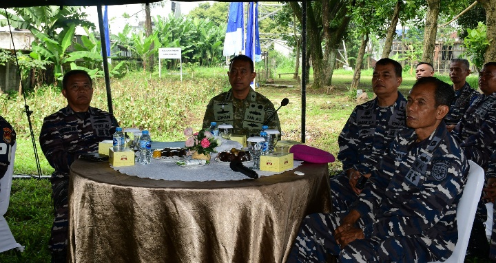Pangkalan TNI Angkatan Laut Bandung Gelar Panen Raya Kacang Kedelai Secara Serentak oleh TNI AL